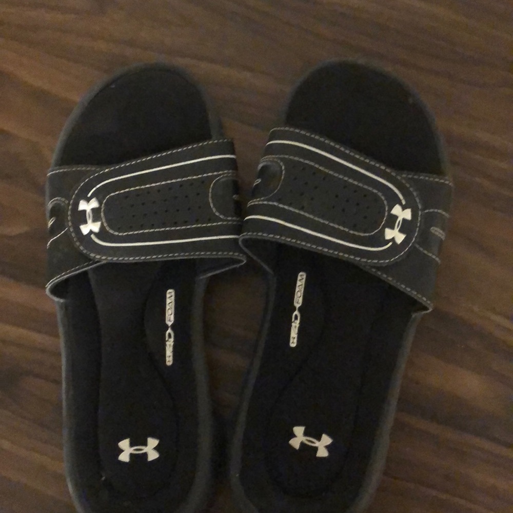 UA slides size 8 women’s
